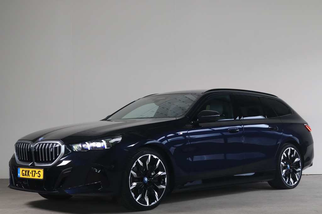 BMW i5 Touring eDrive40 M Sport Edition 84 kWh - NL Auto!! 56247943-0.jpg | Autobedrijf van Lieshout
